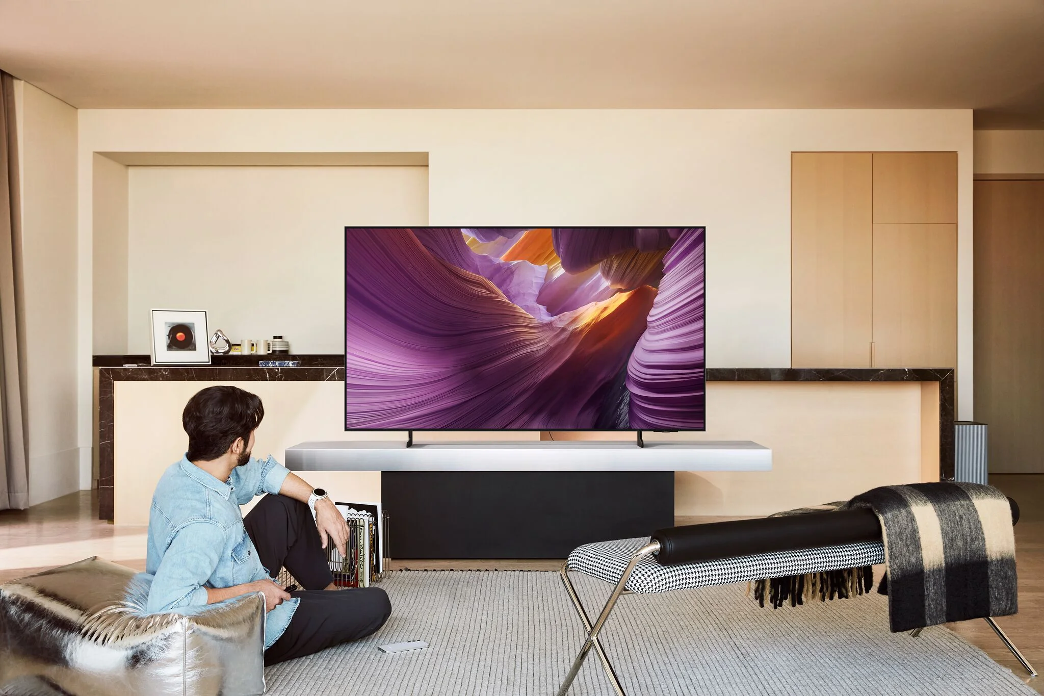 Samsung 65" 4K Smart S85F Tizen OLED TV - QN65S85FAFXZC - Image 3