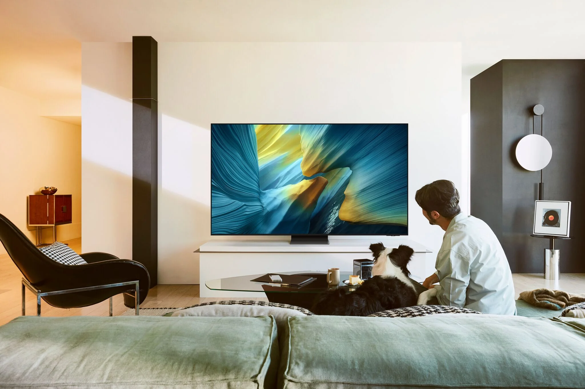 Samsung 77" 4K Smart S95F Tizen OLED TV - QN77S95FAFXZC - Image 5