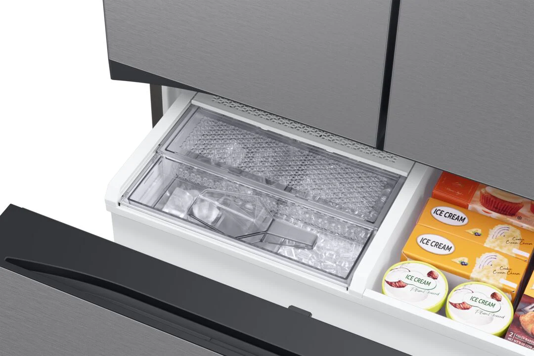 Samsung BESPOKE 36" 23.9 Cu. Ft. Stainless Steel Counter-Depth French Door Refrigerator - RF24BB6200QLAA - Image 8