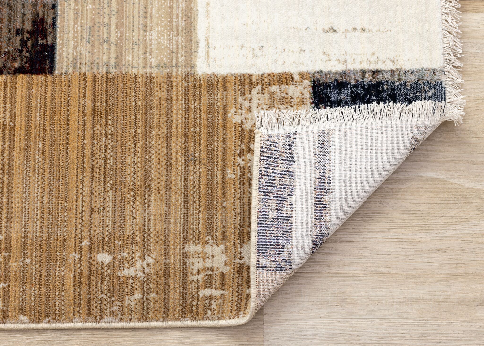 Serene 5'3" x 7'10" Patchwork Quilt Design Area Rug - Image 7