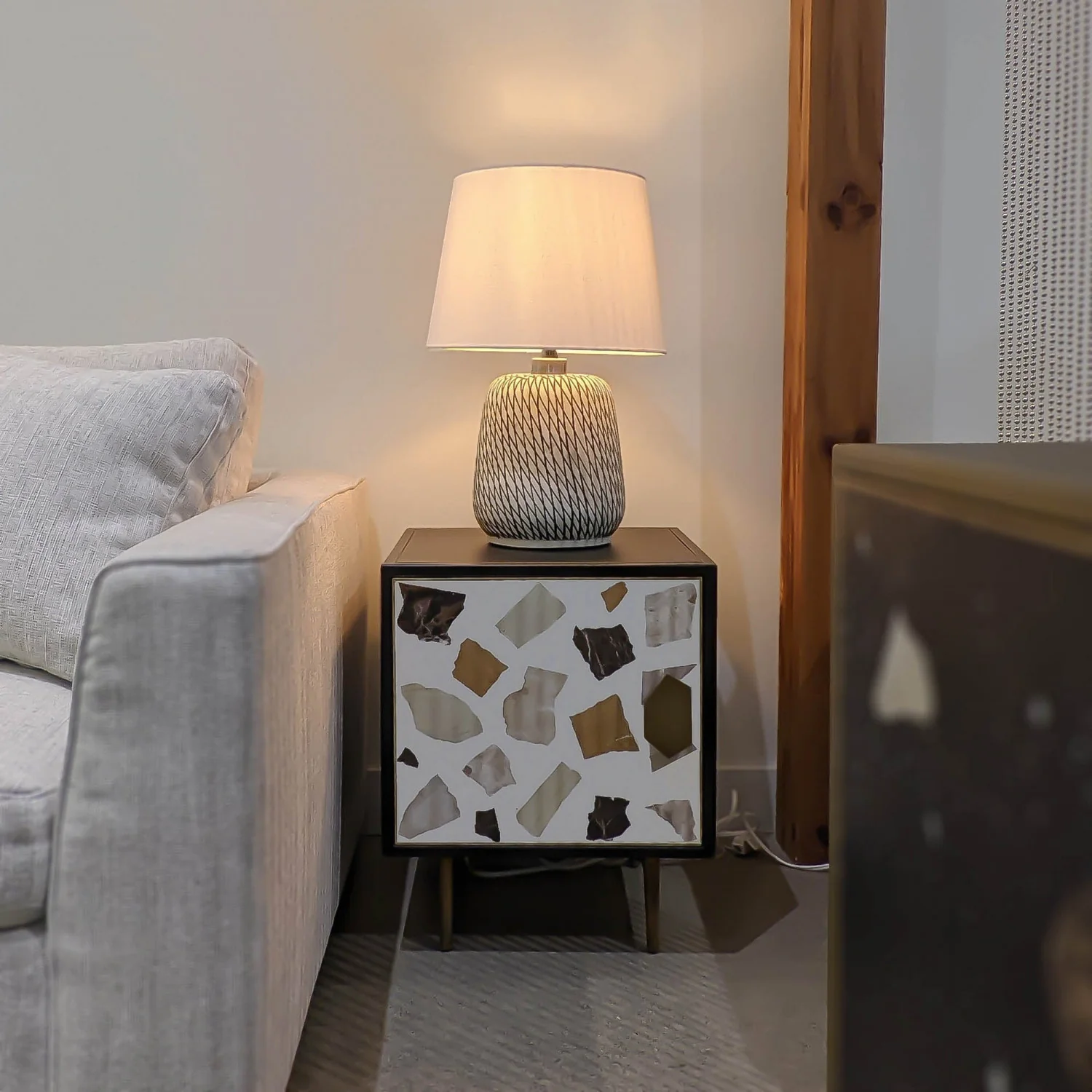 Silvane Swirl Lamp - Beige/Black - Image 6