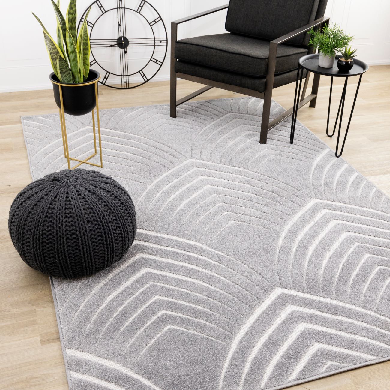 Silver Arches 5'3" x 7'7" Geometric Area Rug - Grey, White - Image 2