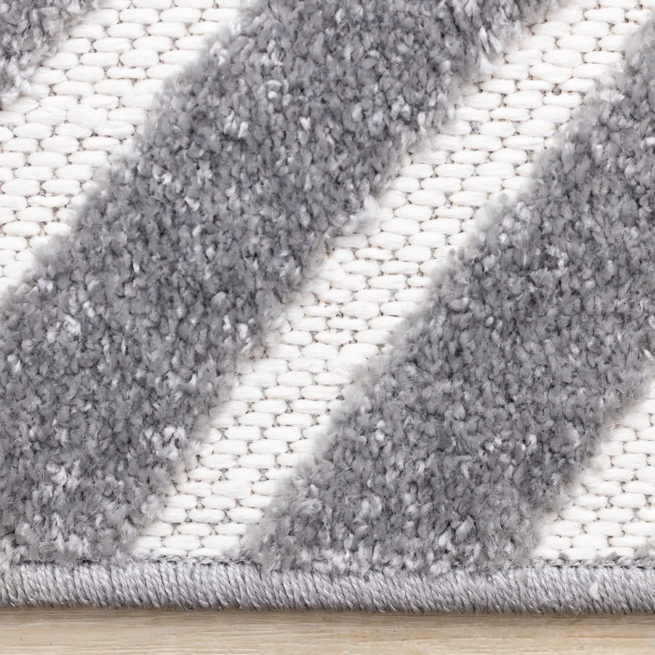 Silver Arches 5'3" x 7'7" Geometric Area Rug - Grey, White - Image 8