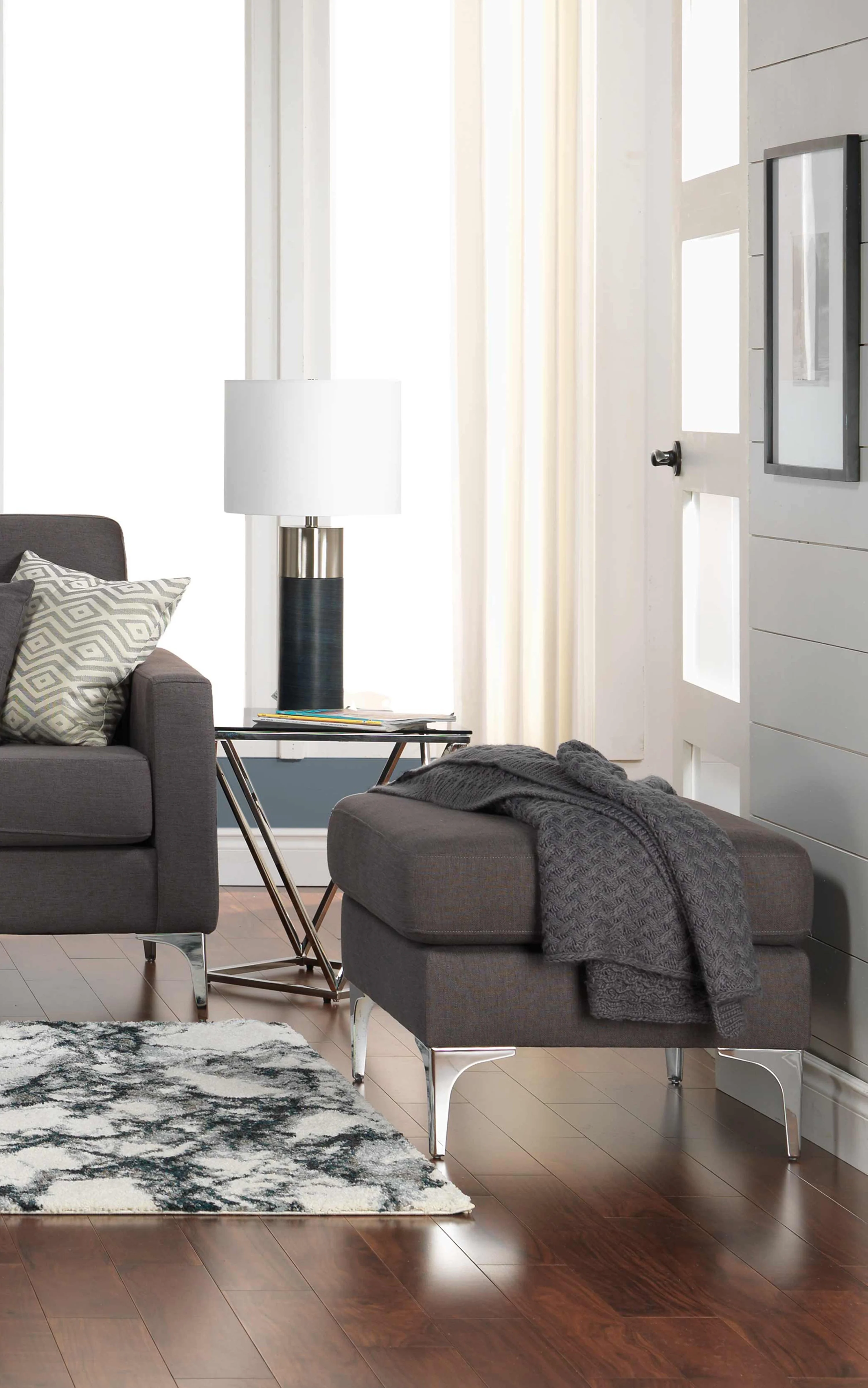Skylar 19.75" End Table - Silver and Black - Image 6