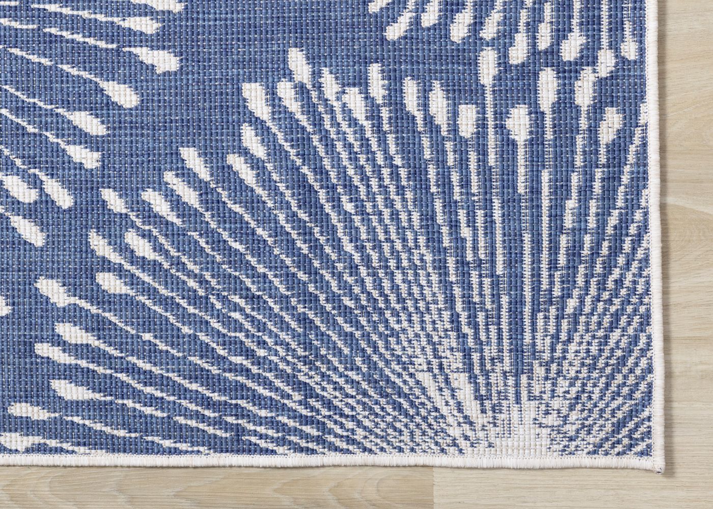 Summer Breeze 5'3" x 7'7" Outdoor Reversible Dandelion Wish Rug - Blue, White - Image 7
