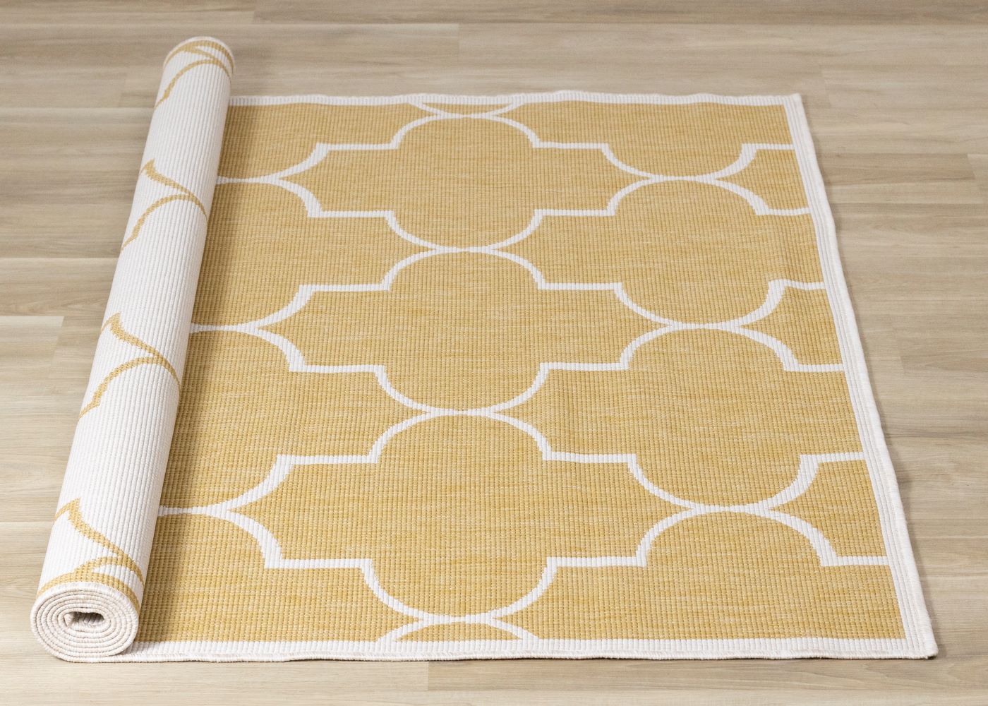 Summer Breeze 5'3" x 7'7" Outdoor Reversible Geometric Rug - Yellow, White - Image 6