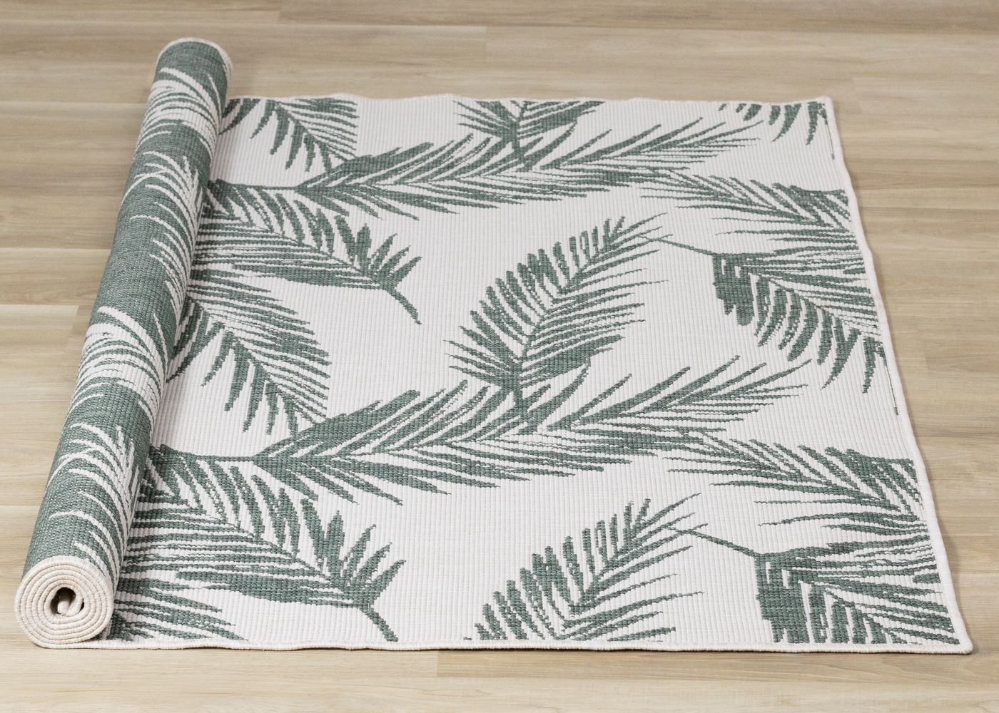 Summer Breeze 5'3" x 7'7" Outdoor Reversible Rug - Green, Leaf Motif - Image 5