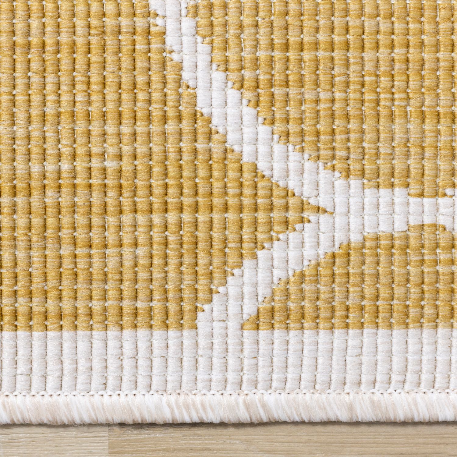 Summer Breeze 6'7" x 9'6" Outdoor Reversible Geometric Rug - Yellow, White - Image 9