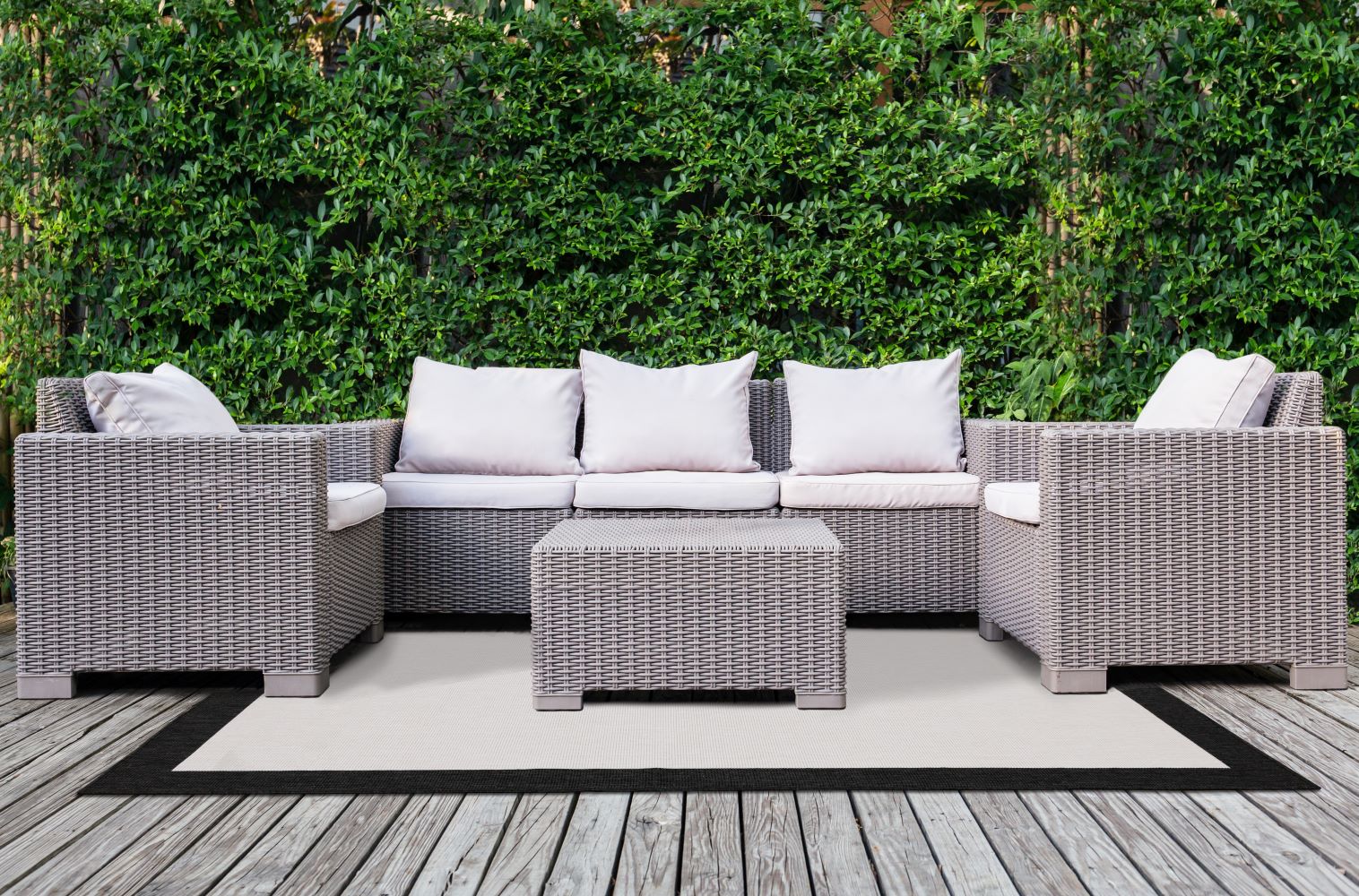 Summer Breeze 6'7" x 9'6" Reversible Outdoor Rug - Cream, Black Border - Image 2