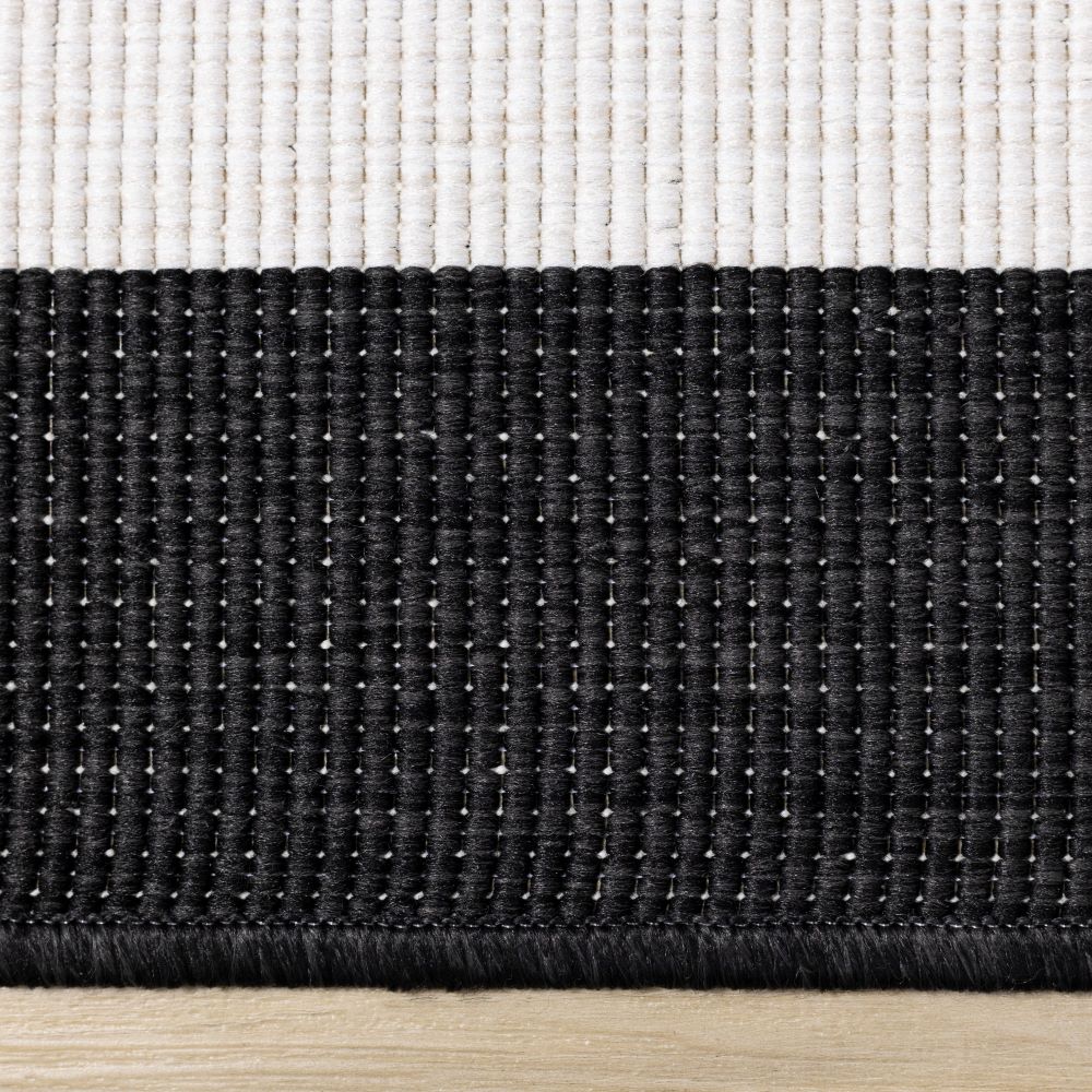 Summer Breeze 6'7" x 9'6" Reversible Outdoor Rug - Cream, Black Border - Image 8