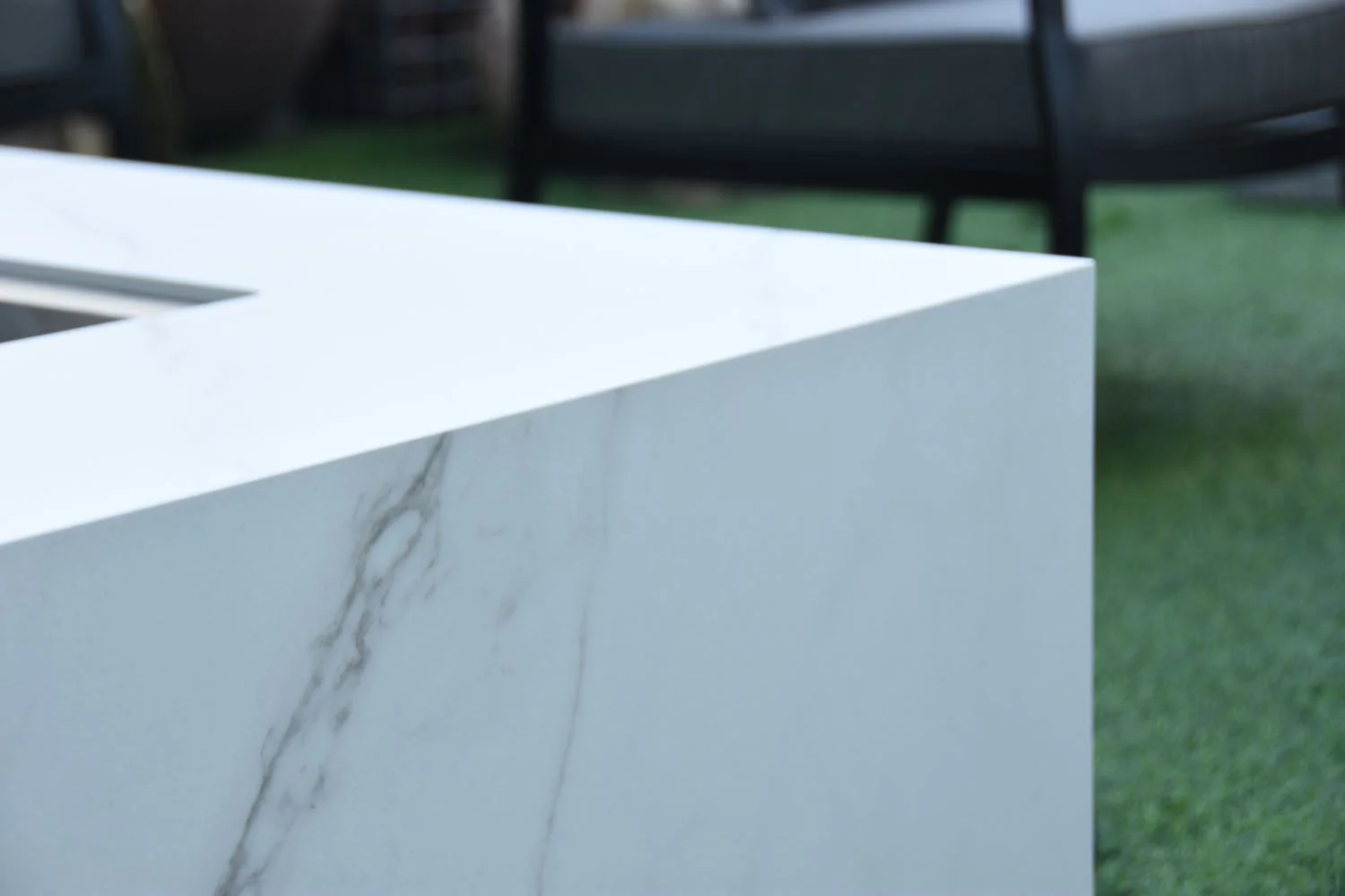 Tambora Marble Porcelain Fire Pit (Elementi) - White / Propane - Image 5