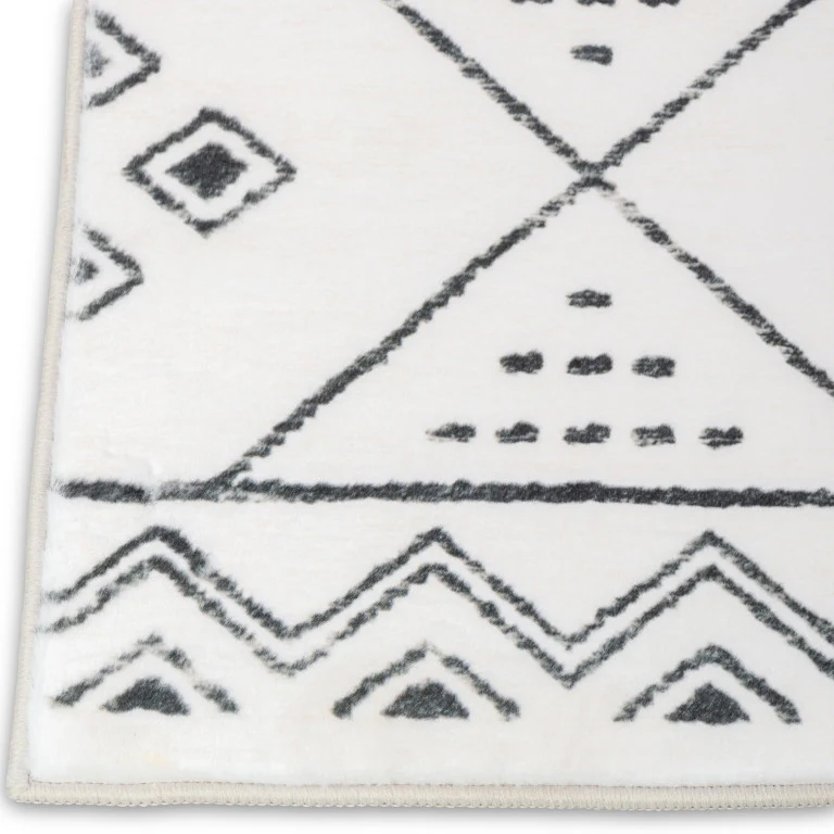 Touch Modern Rug - 5' x 8' - Black - Image 4