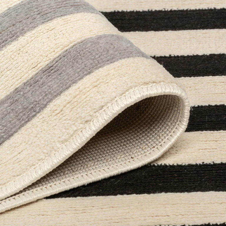 Urbane Lines Rug - 3' x 5' - Grey/Black - Image 5