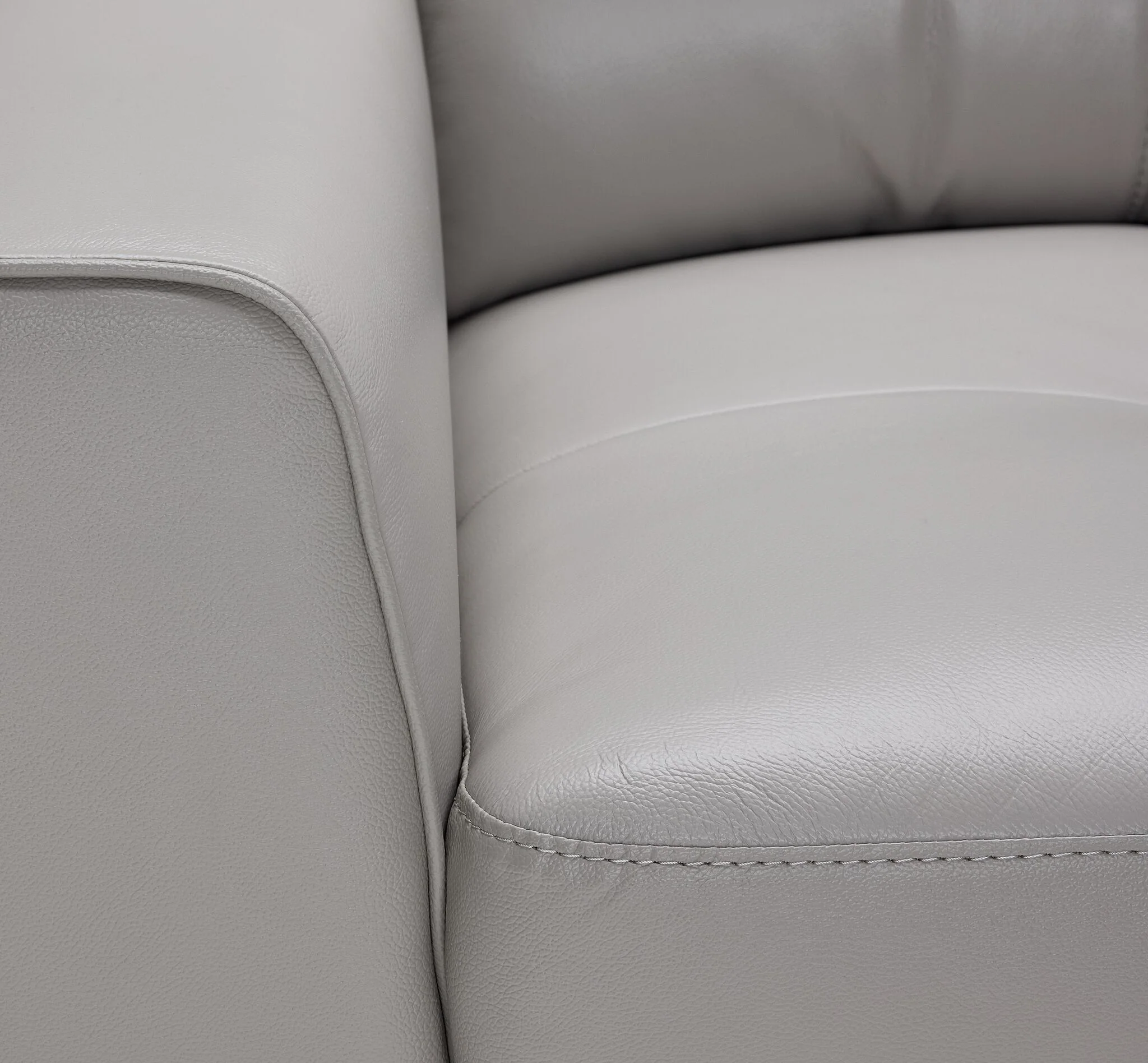 Verissimo Leather Sofa and Loveseat Set - Silver - Image 4