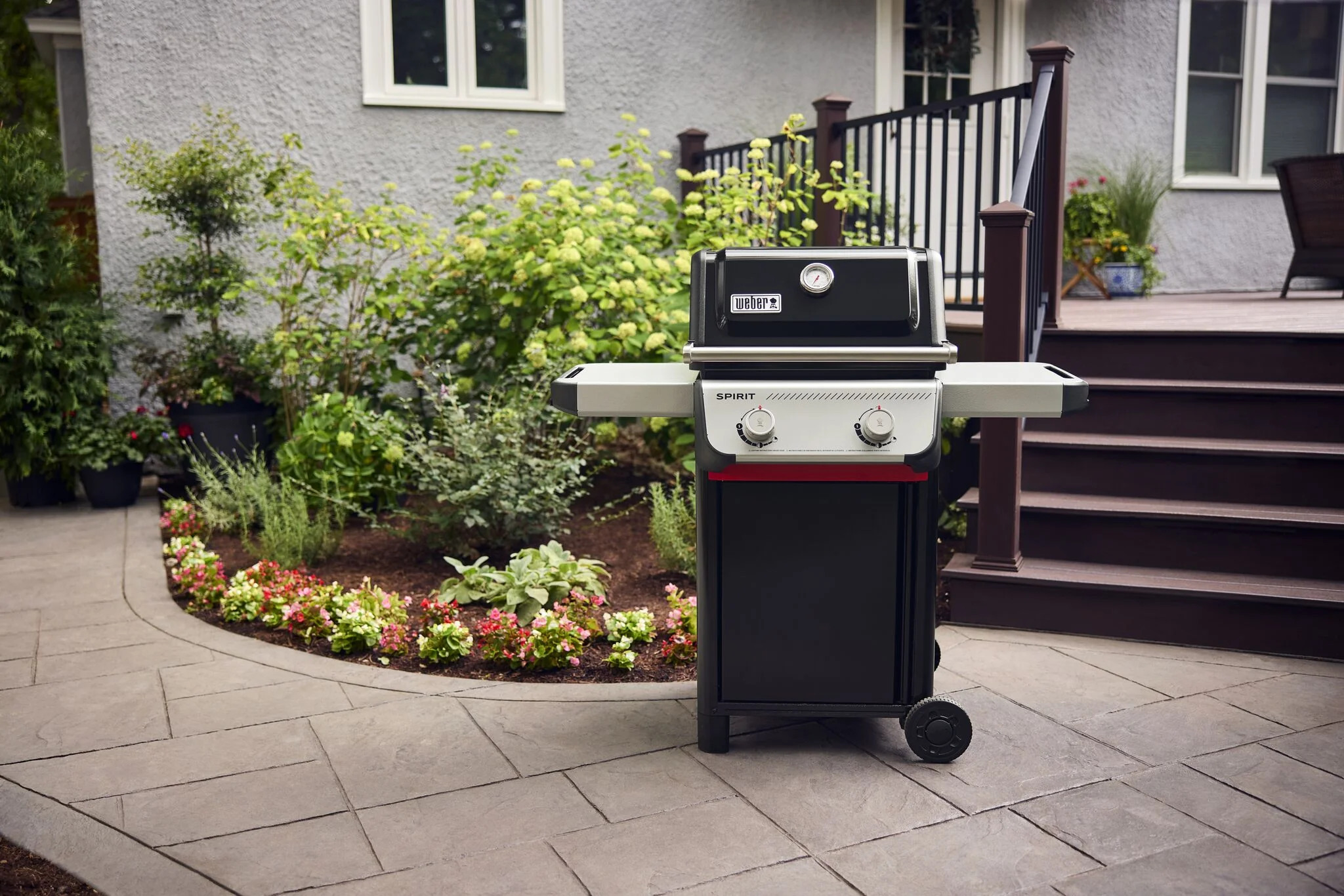 Weber Spirit E-210 Gas Grill (Liquid Propane) - 1501000 - Image 2