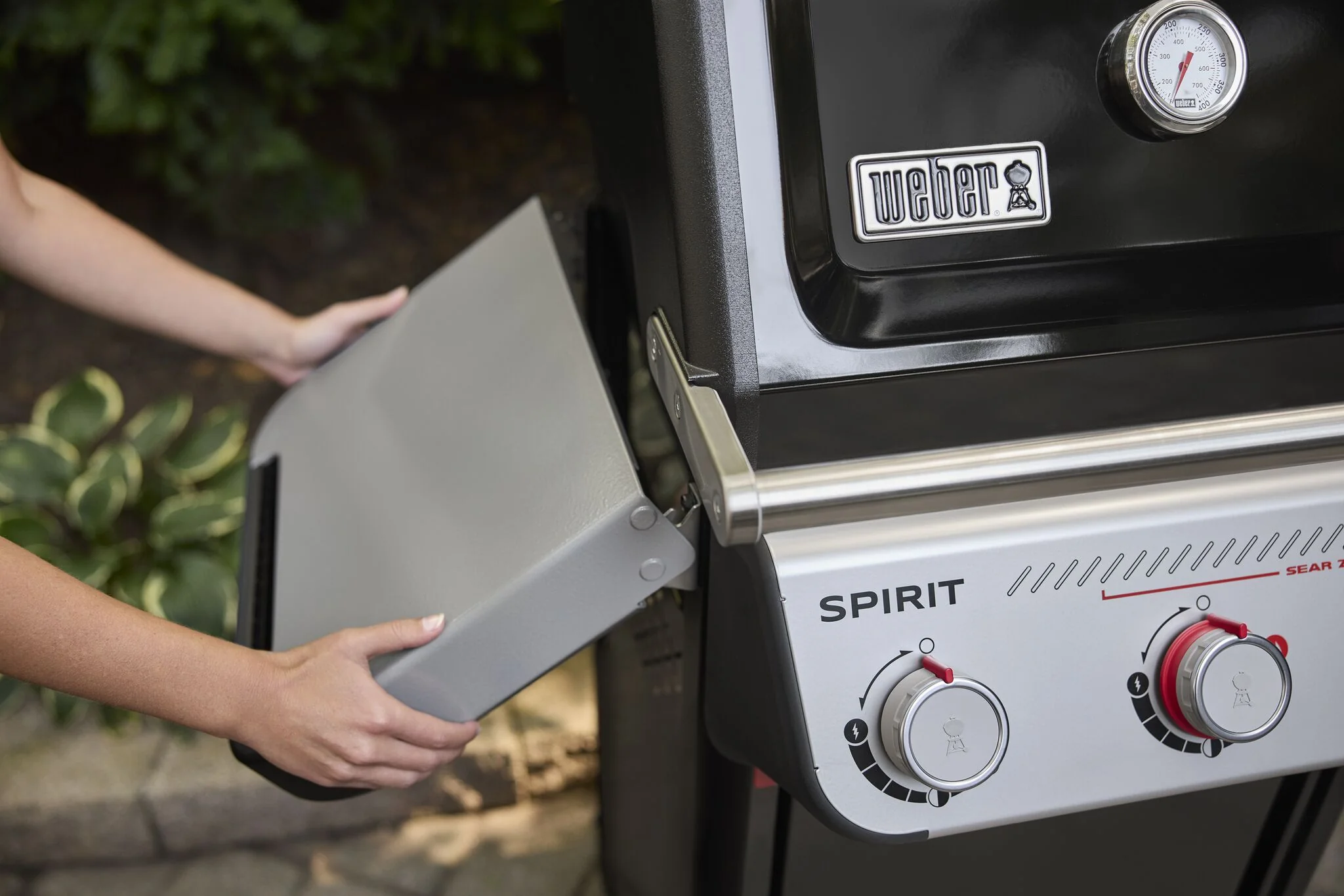Weber Spirit E-325 Gas Grill (Liquid Propane) - 1500789 - Image 6