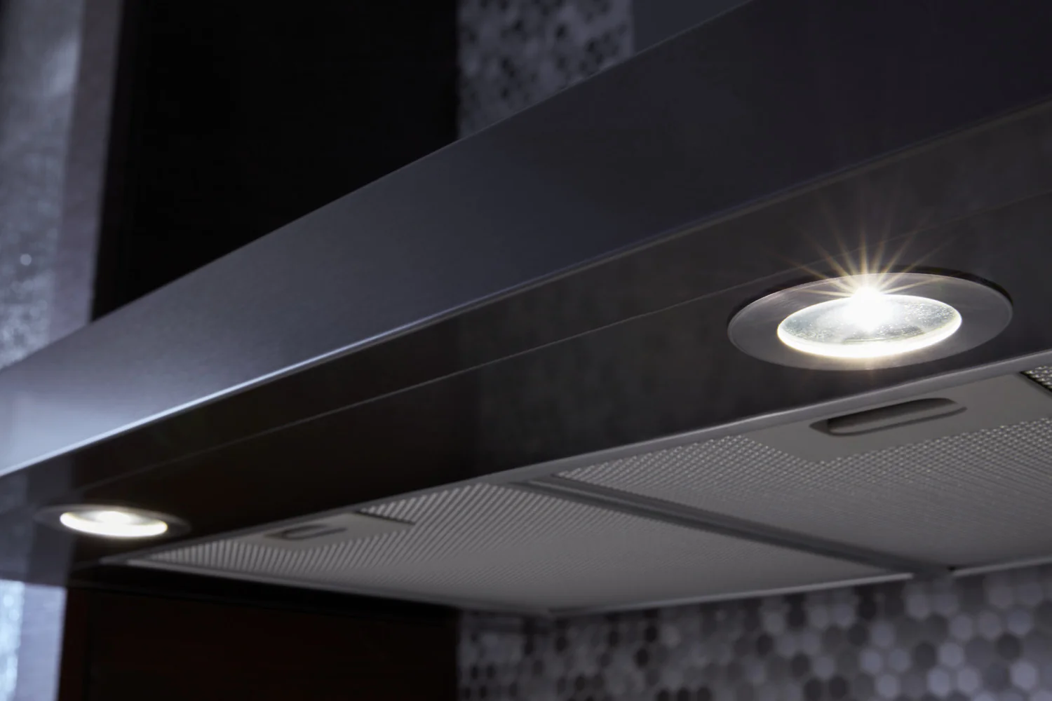 Whirlpool Black Stainless Steel 30" 400 CFM Canopy Wall-Mount Range Hood - WVW53UC0HV - Image 8