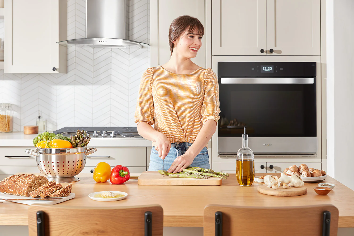 Whirlpool Black Stainless Steel with PrintShield™ Finish Wall Oven (5.00 Cu Ft) - WOES7030PV - Image 9