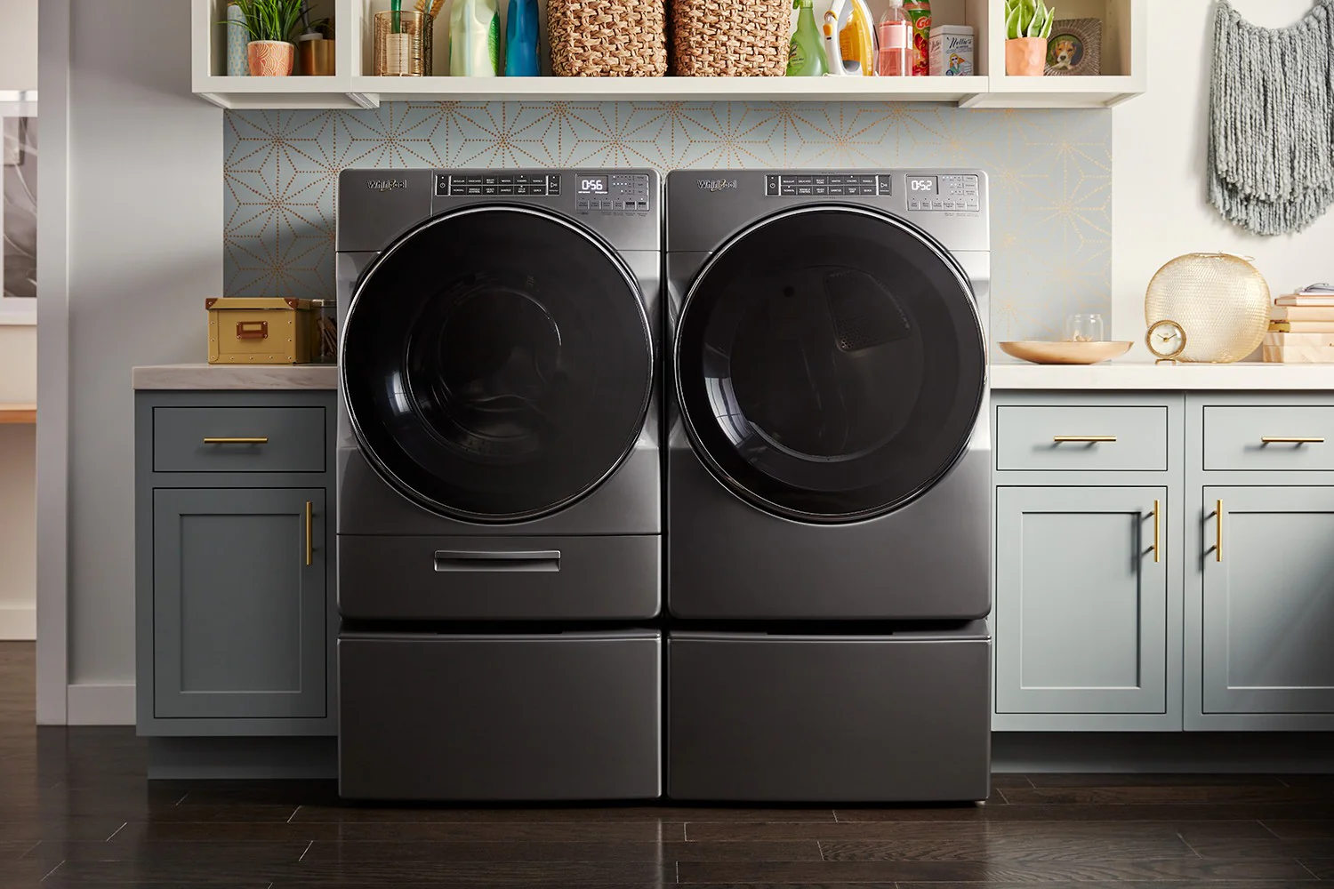Whirlpool Chrome Shadow Front-Load Washer (5.8 cu. ft.) & Gas Dryer (7.4 cu. ft.) - WFW8620HC/WGD8620HC - Image 5