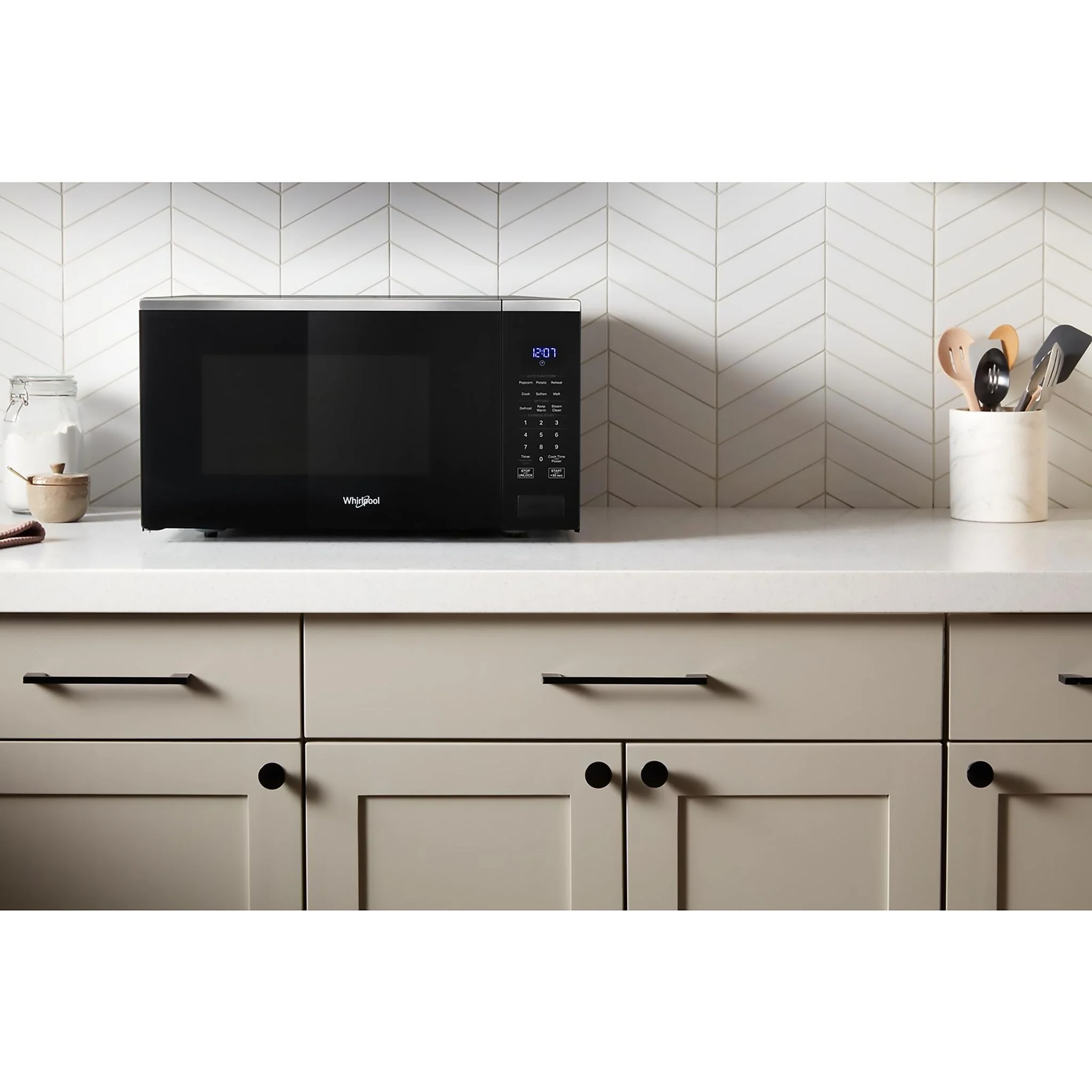 Whirlpool Fingerprint Resistant Stainless Steel Countertop Microwave (1.6 Cu.Ft.) - YWMCS7022SZ - Image 4