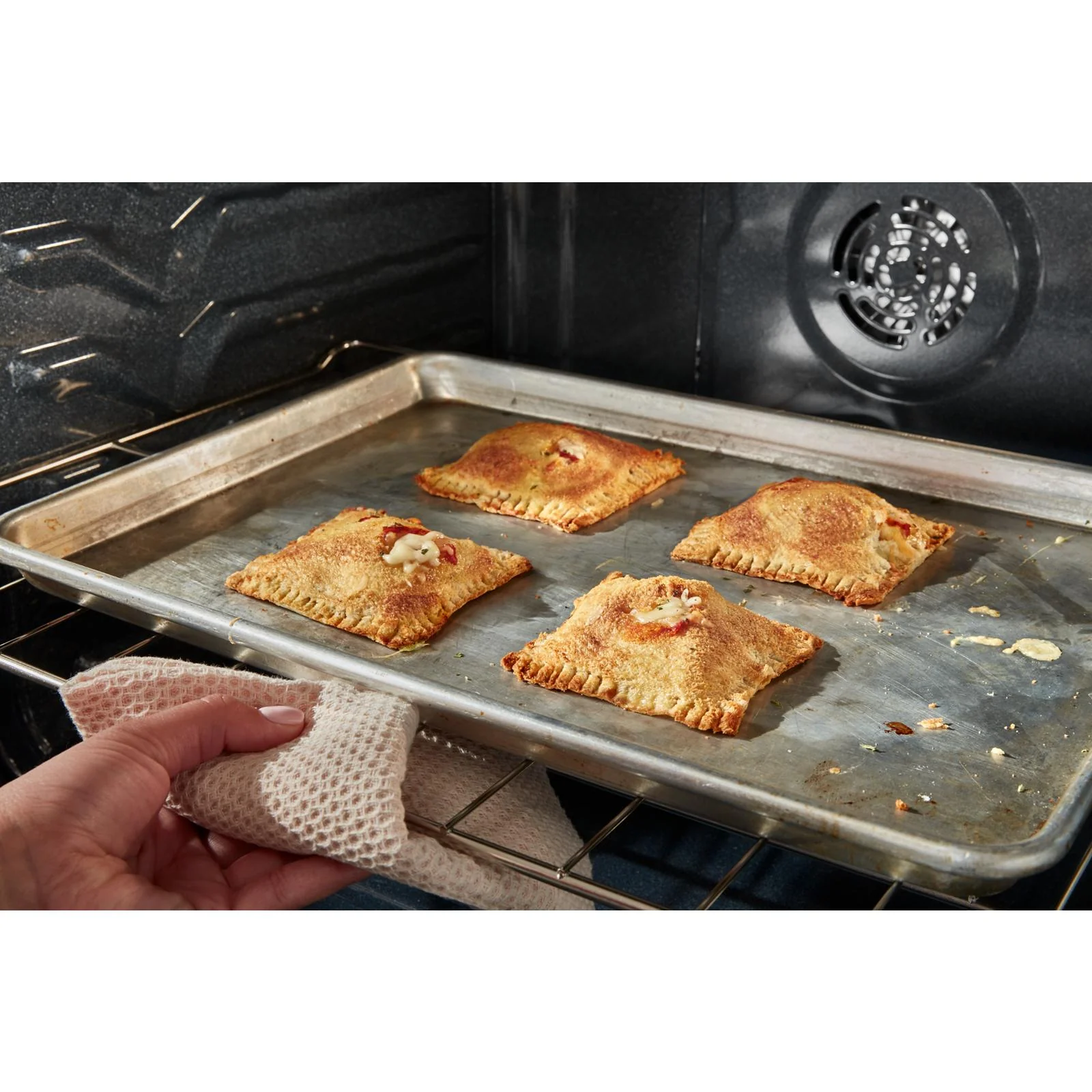 Whirlpool Fingerprint Resistant Stainless Steel Freestanding Electric Convection Range (5.3 cu.ft.) - YWFES7030SZ - Image 21