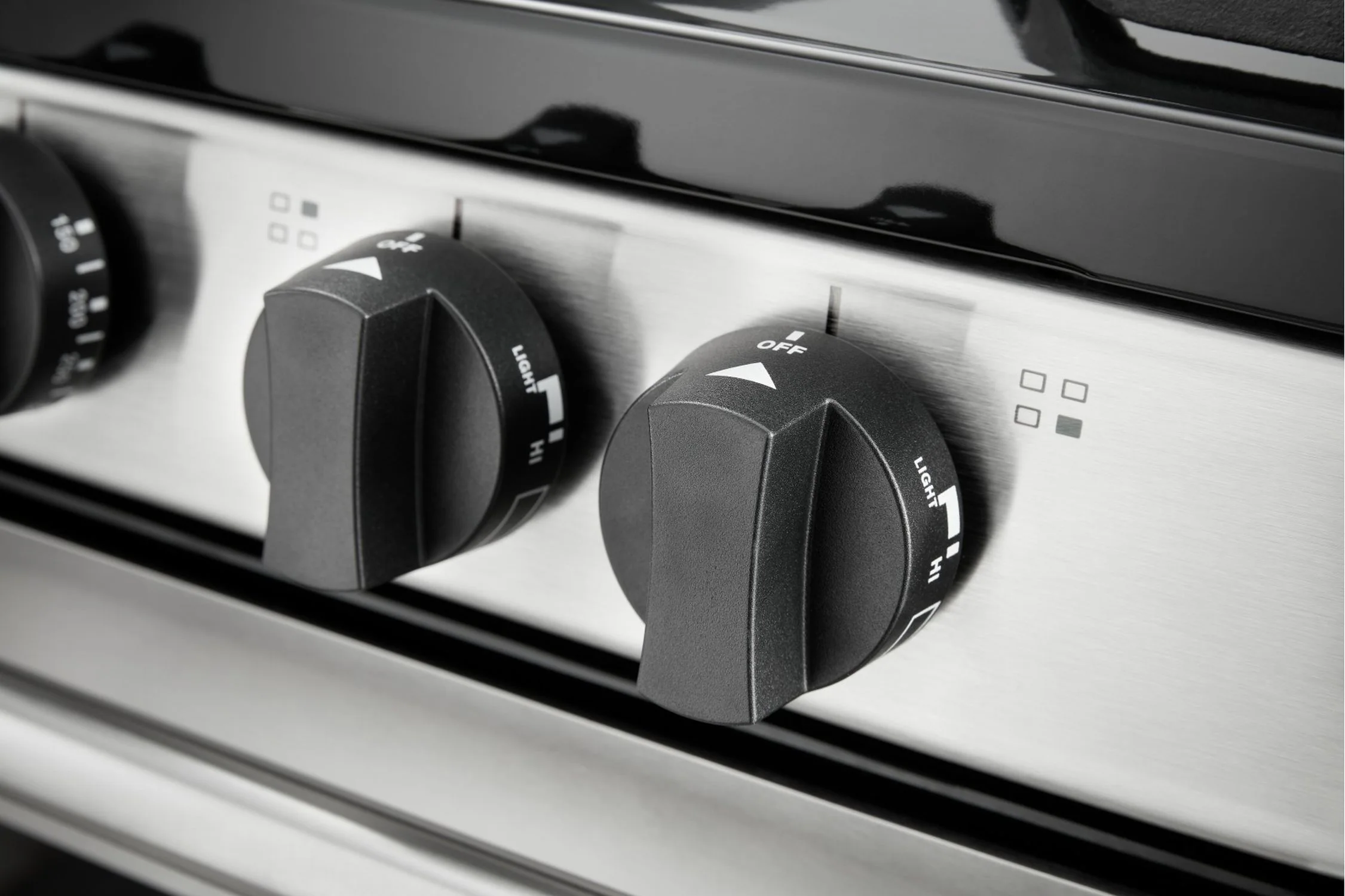 Whirlpool Stainless Steel Freestanding Gas Range (2.96 Cu. Ft.) - WFG500M4HS - Image 5