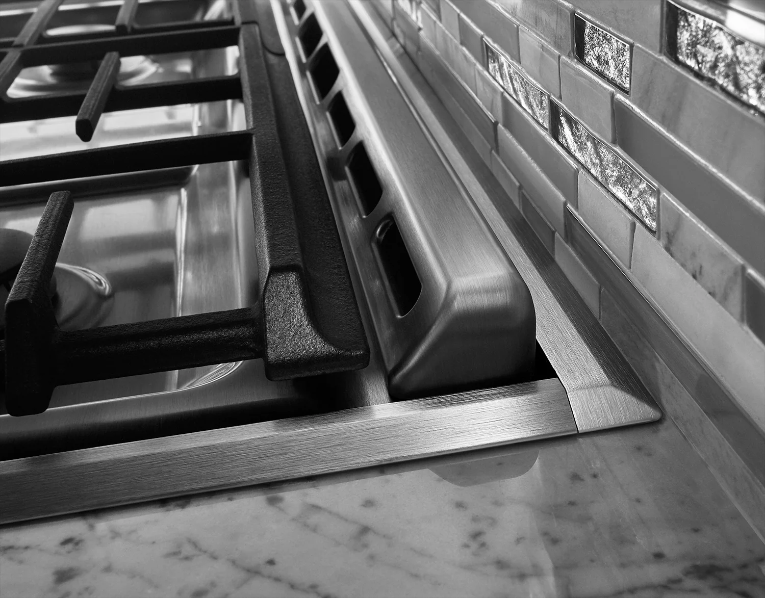 Whirlpool Stainless Steel Range Trim Kit - W10675028 - Image 2